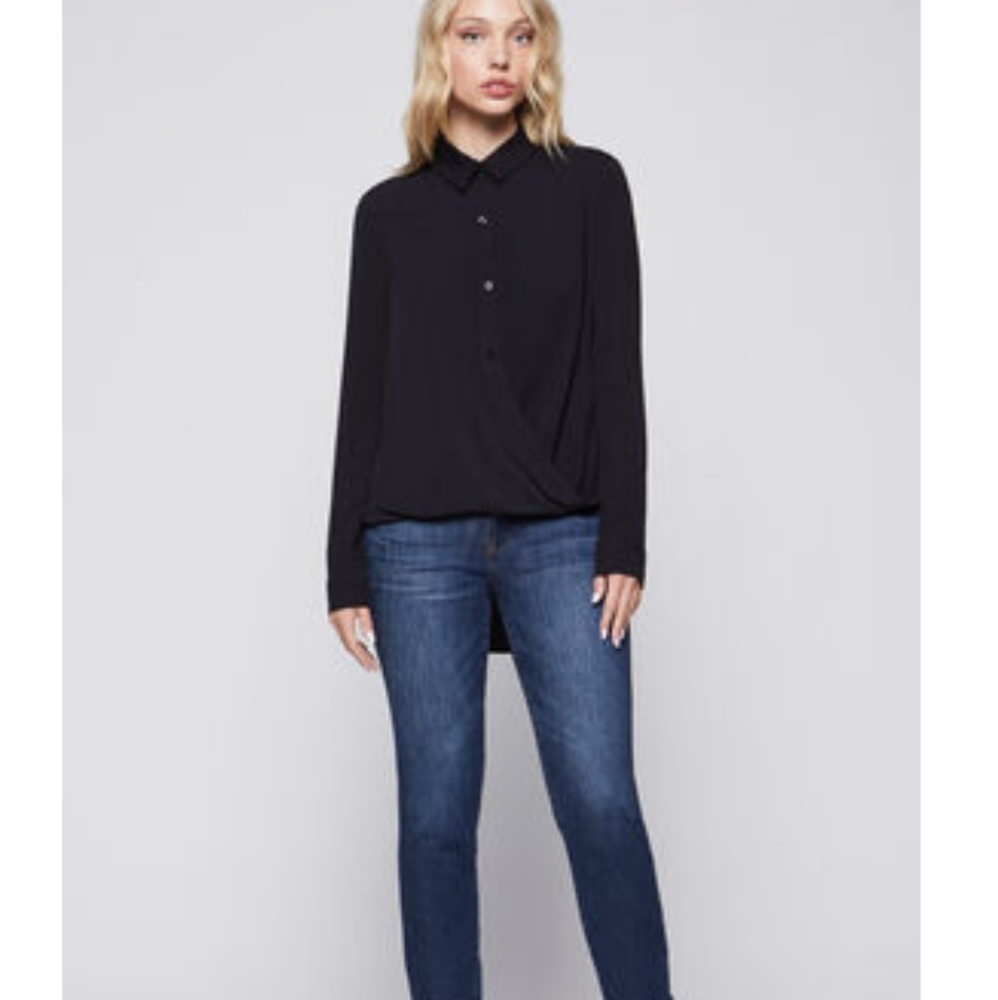 🌟 NWT BCBGeneration Button Down Top 🌟